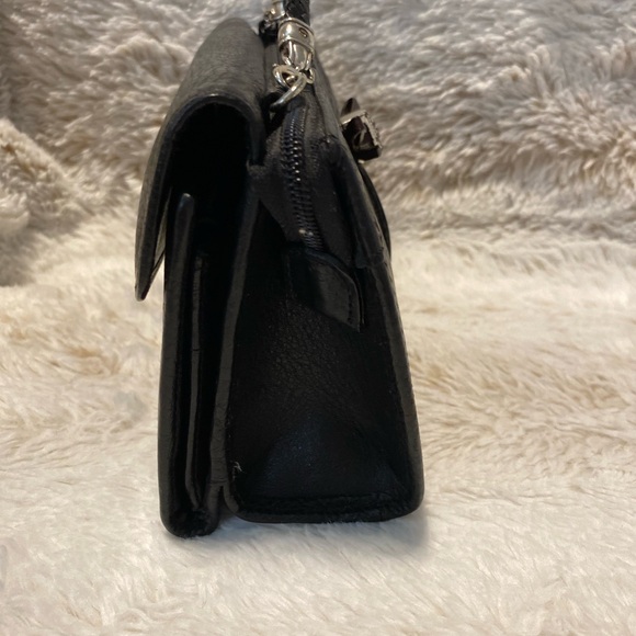 Brighton Vintage Black Leather Crossbody Bag - Picture 5 of 10